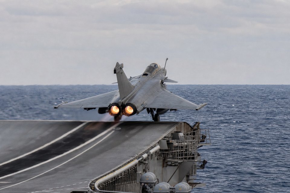 Dassault Rafale: French Multirole Fighter (AI-generated image)